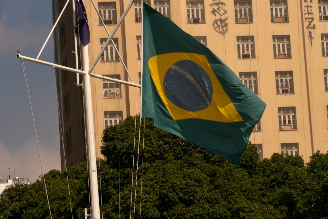 Brazil Roundup: Flávio Bolsonaro Vote Shock, Argentine Markets Rally, Fed–AI Rate Dilemma – October 06, 2026